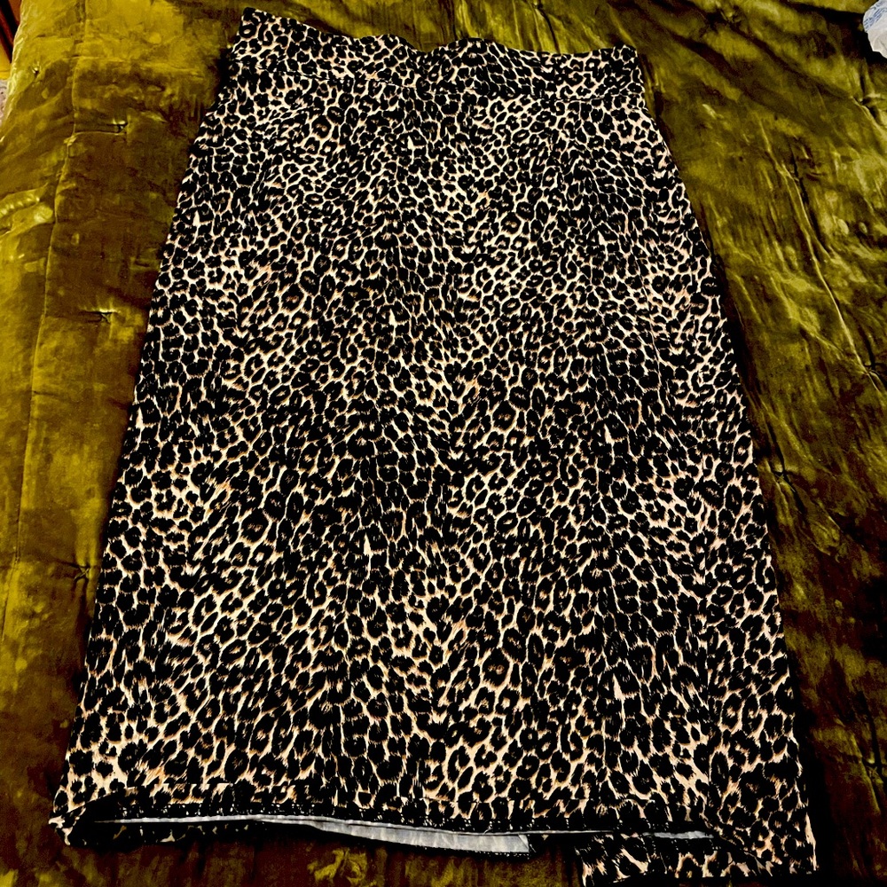 Leopard print pencil skirt